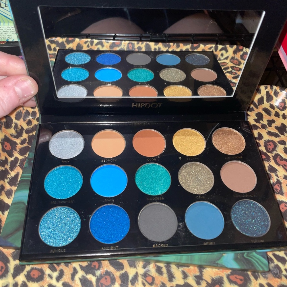Hip dot cinote pressed eyeshadow pallet